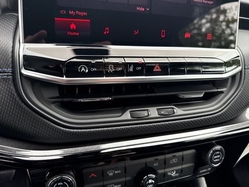 New 2026 Jeep Compass Latitude image 30