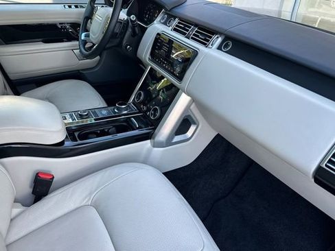 Used 2020 Land Rover Range Rover HSE image 15