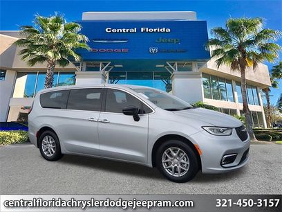 New 2026 Chrysler Pacifica Select