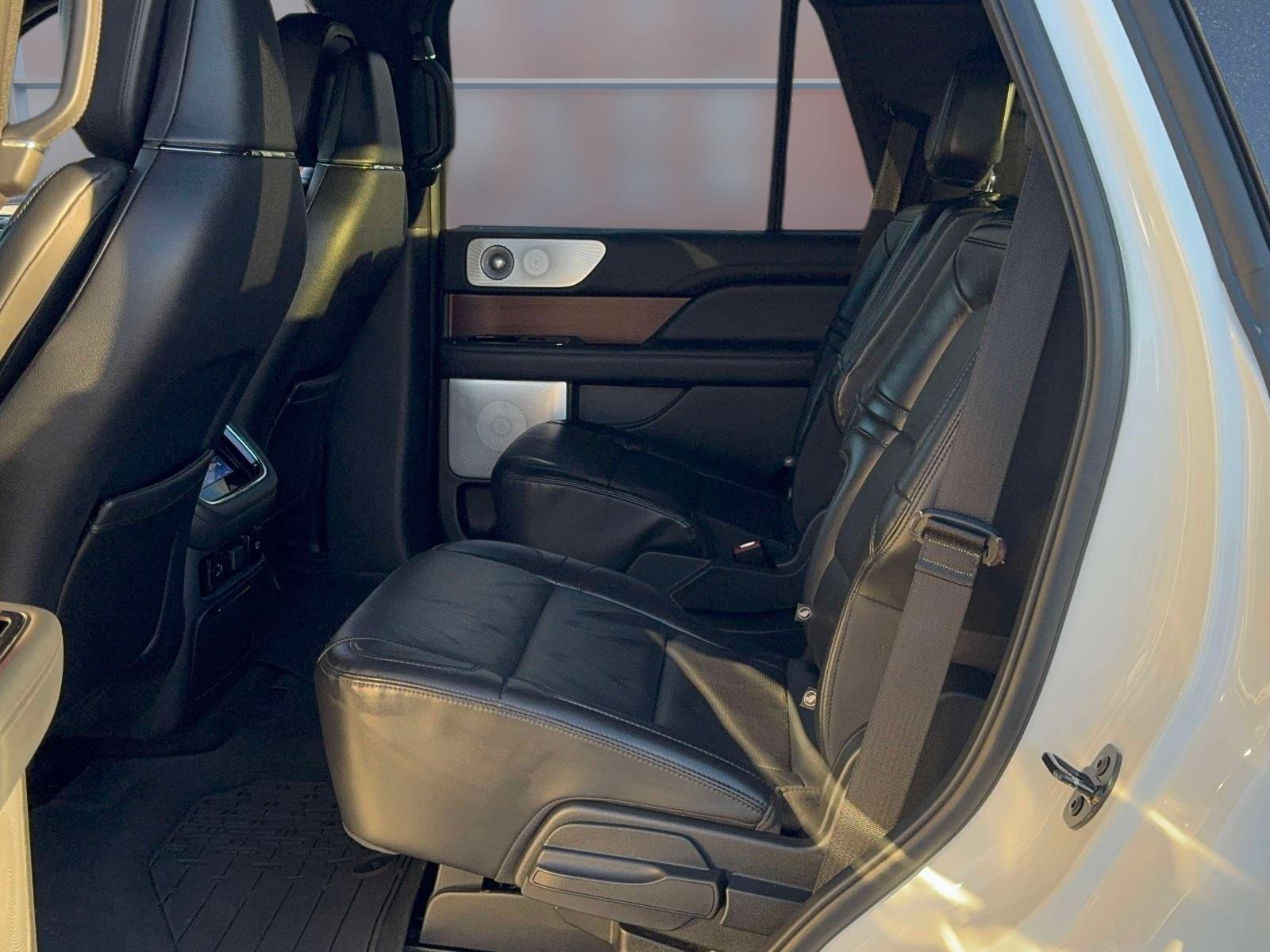Used 2023 Lincoln Navigator Reserve AWD/4WD image 11
