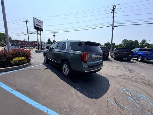 Used 2024 GMC Yukon SLT w/ SLT Luxury Package AWD/4WD image 7