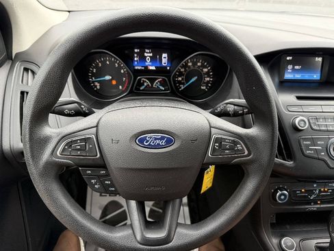 Used 2017 Ford Focus SE FWD image 23
