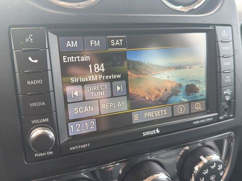 Used 2016 Jeep Patriot High Altitude AWD/4WD image 9