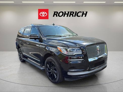 Used 2023 Lincoln Navigator Reserve AWD/4WD image 4