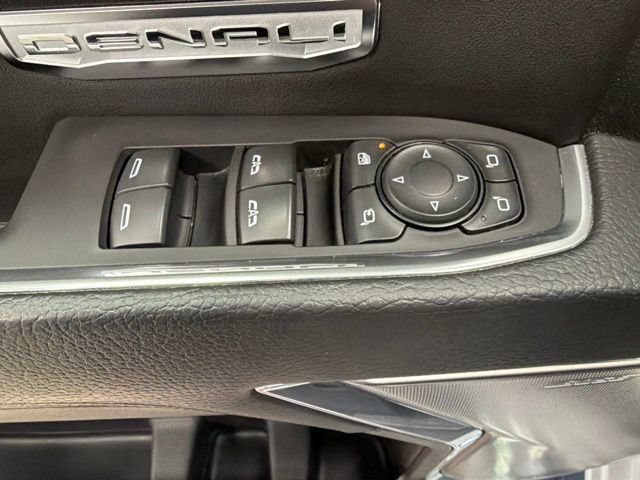 Used 2023 GMC Sierra 1500 Denali w/ Technology Package AWD/4WD image 16