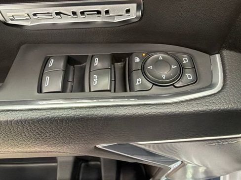 Used 2023 GMC Sierra 1500 Denali w/ Technology Package AWD/4WD image 16