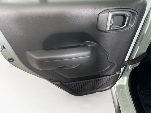 Used 2024 Jeep Wrangler Unlimited AWD/4WD image 24