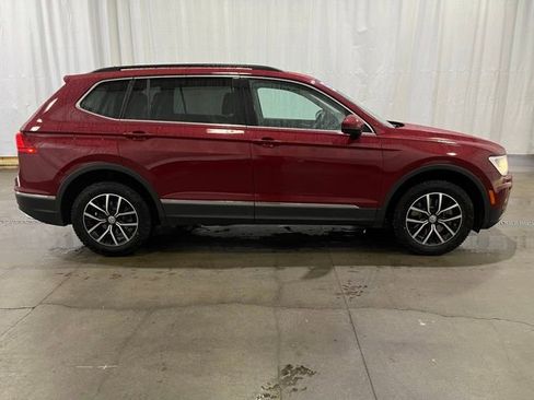 Used 2021 Volkswagen Tiguan SE image 3