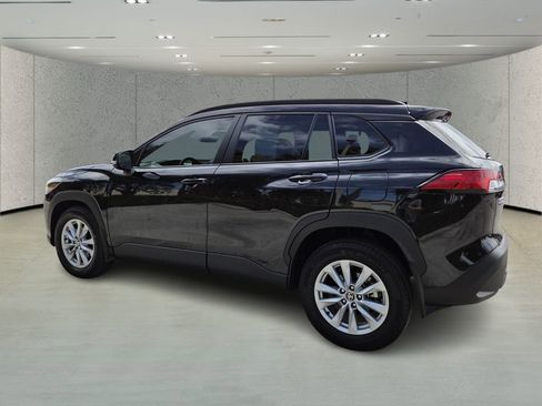 Used 2025 Toyota Corolla Cross LE image 5