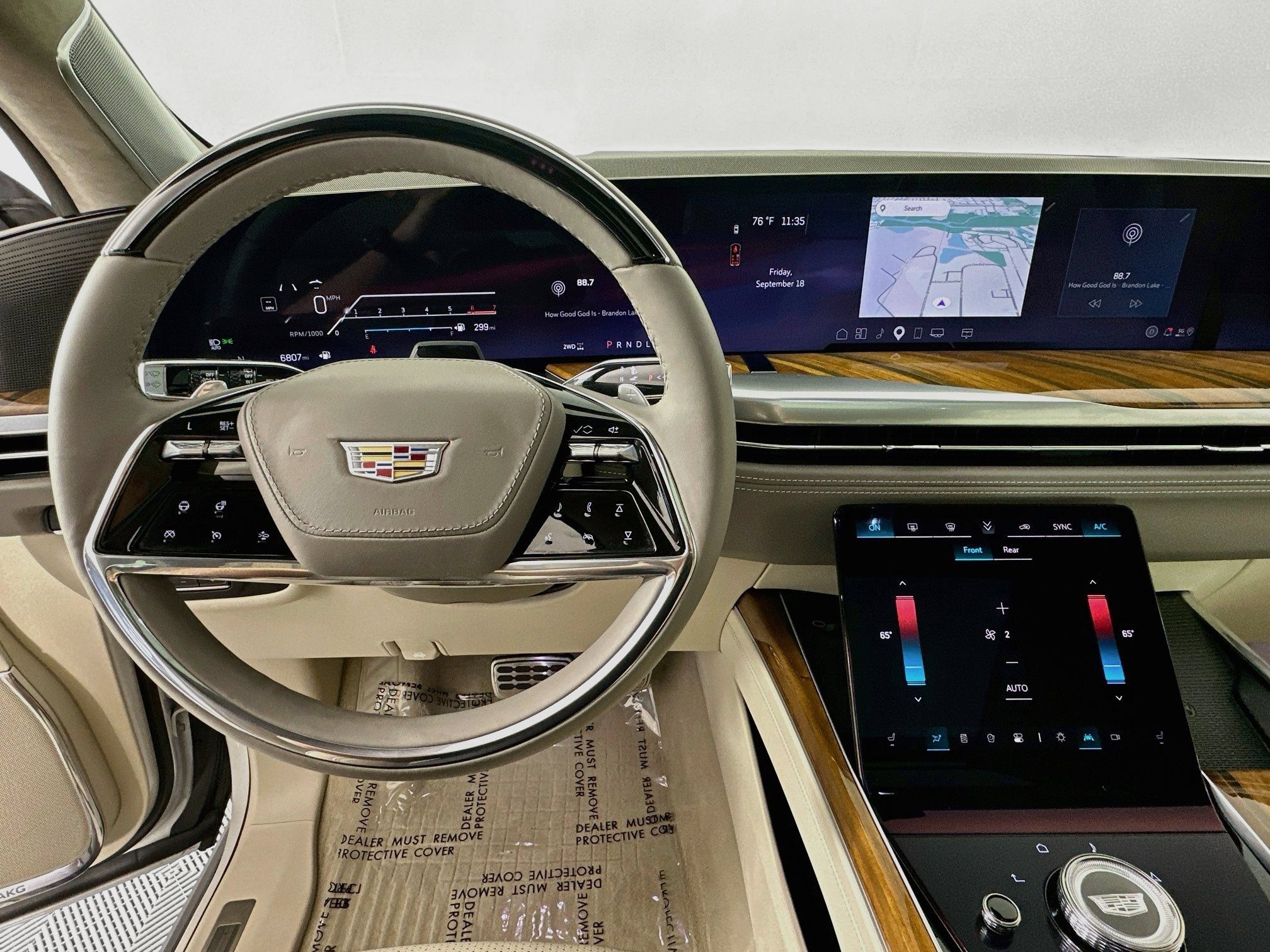 Used 2025 Cadillac Escalade Sport Platinum w/ LPO, ONYX Package AWD/4WD image 11