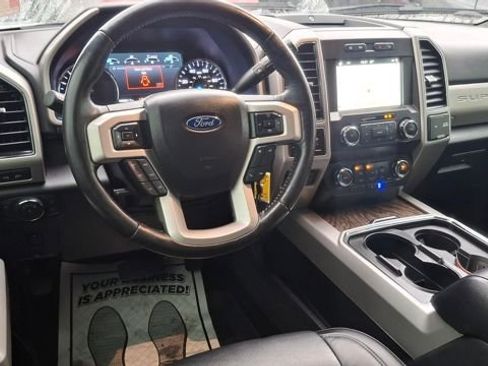 Used 2019 Ford F250 Lariat w/ Chrome Package image 14