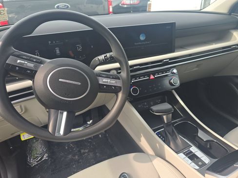 Used 2026 Hyundai Tucson SEL FWD image 15