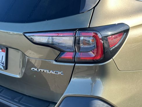 Certified 2022 Subaru Outback Premium image 5