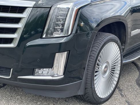 Used 2016 Cadillac Escalade ESV Luxury AWD/4WD image 42