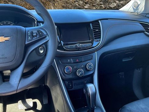 Used 2022 Chevrolet Trax LT image 6