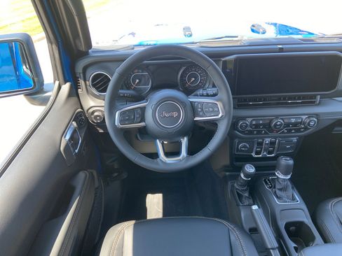 New 2025 Jeep Wrangler Sahara image 22