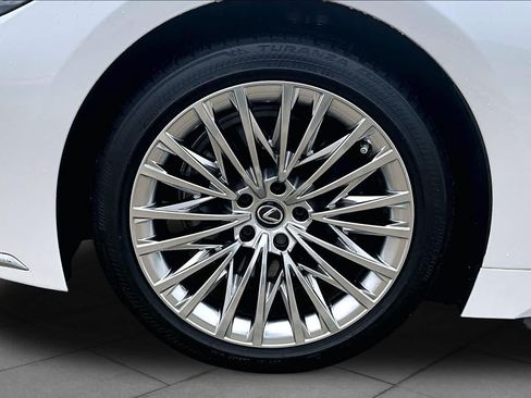 Certified 2024 Lexus LS 500 w/ Interior Upgrade Package RWD image 10