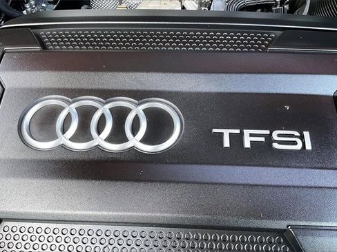 Used 2019 Audi Q3 2.0T Prestige w/ Prestige Package image 32