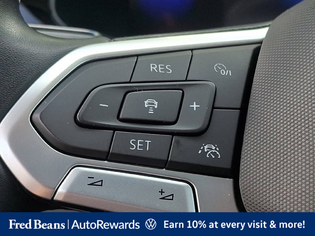 Certified 2023 Volkswagen Taos SE w/ Panoramic Sunroof Package AWD/4WD image 28