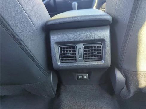 Used 2025 Toyota Camry SE image 21