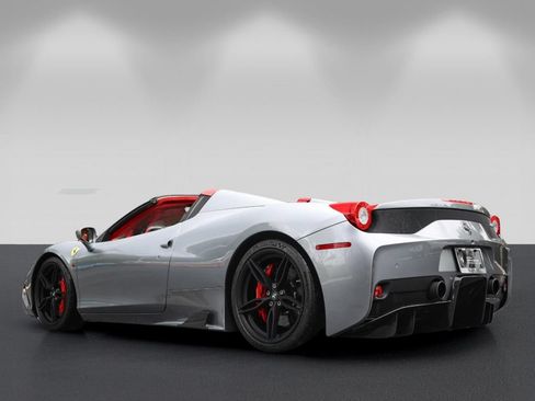 Used 2015 Ferrari 458 Speciale A RWD image 5