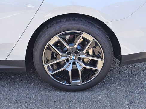 Used 2026 BMW 530i xDrive w/ Premium Package AWD/4WD image 9