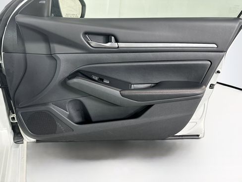 Used 2024 Nissan Altima 2.5 SR image 30