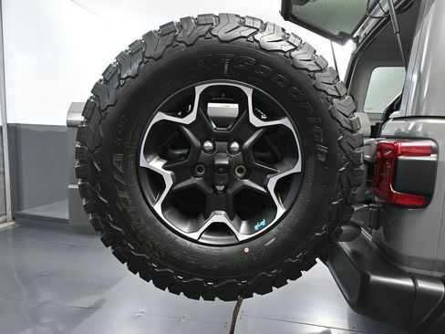 Used 2022 Jeep Wrangler Unlimited Rubicon 4xe w/ Cold Weather Group image 15