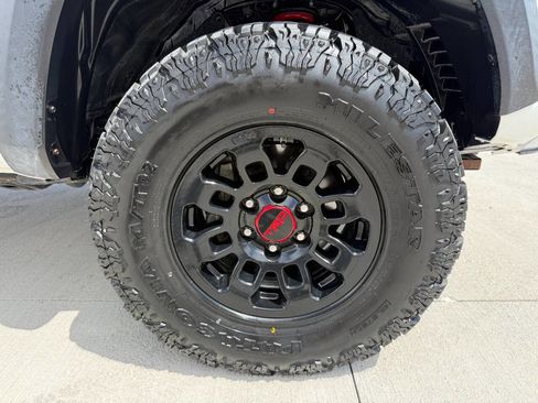 Used 2018 Toyota Tacoma TRD Pro AWD/4WD image 18