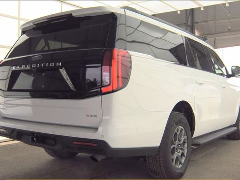 Used 2025 Ford Expedition Max Active RWD image 4