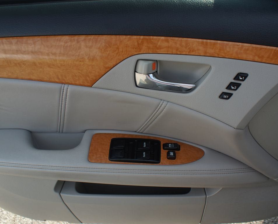 Used 2006 Toyota Avalon Limited FWD image 19