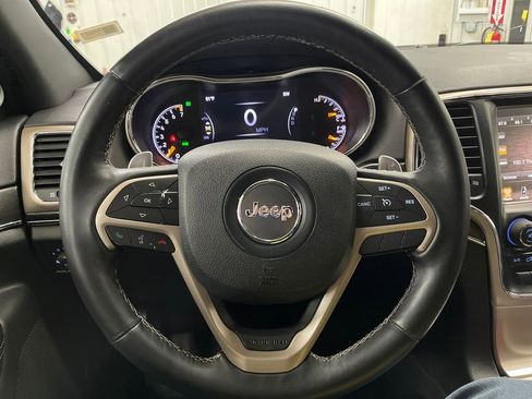 Used 2017 Jeep Grand Cherokee Limited image 18