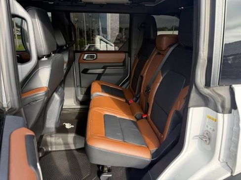 Used 2024 Ford Bronco Outer Banks AWD/4WD image 13