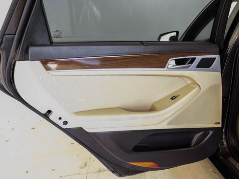 Used 2015 Hyundai Genesis 3.8 w/ Option Group 02 image 42