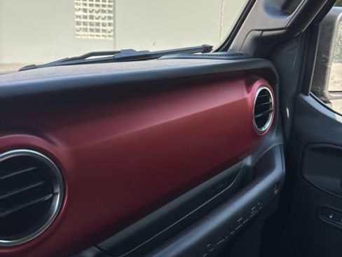 Used 2021 Jeep Wrangler Unlimited Rubicon w/ Xtreme Recon 35" Tire Package image 16