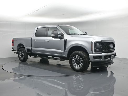 Used 2024 Ford F250 Lariat w/ Sport Appearance Package AWD/4WD image 6