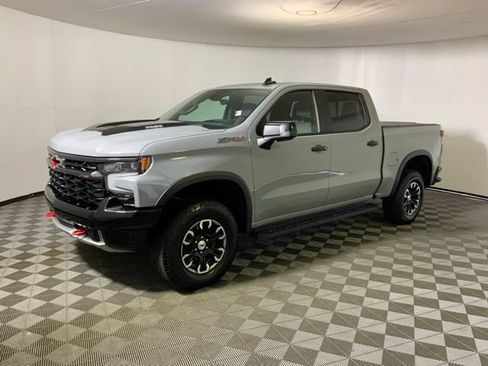 Used 2024 Chevrolet Silverado 1500 ZR2 w/ Technology Package AWD/4WD image 12