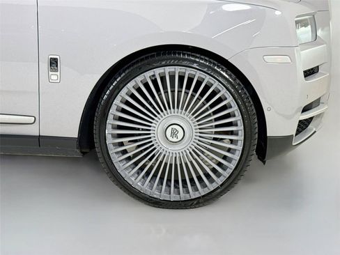 Used 2024 Rolls-Royce Cullinan Black Badge w/ Leather Finishing Pack AWD/4WD image 40