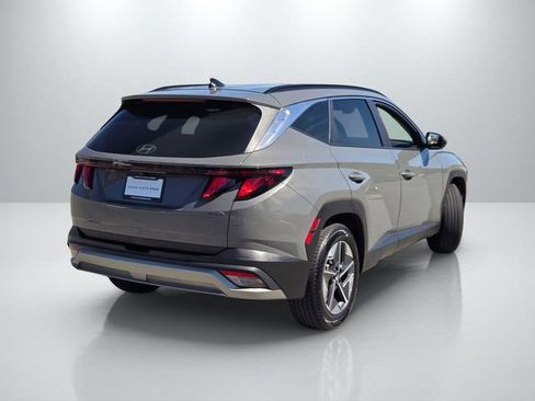 Used 2025 Hyundai Tucson SEL FWD image 4