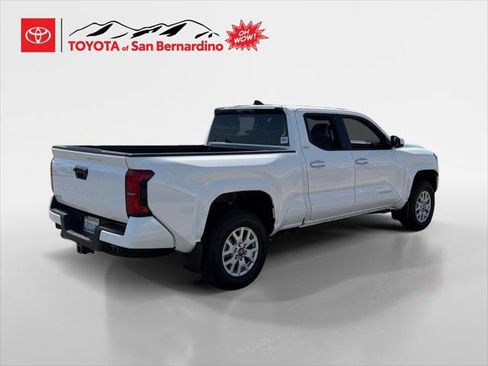 Certified 2025 Toyota Tacoma SR5 AWD/4WD image 5