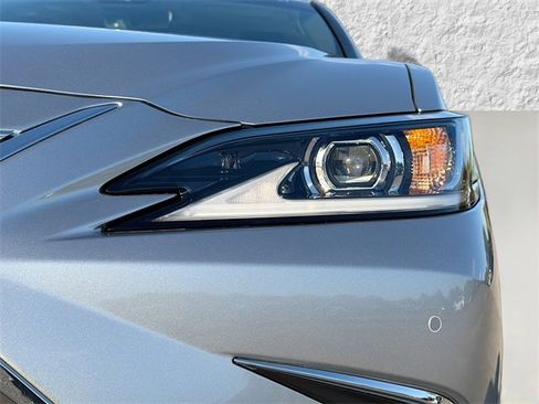 New 2025 Lexus ES 350 w/ Premium Package image 9