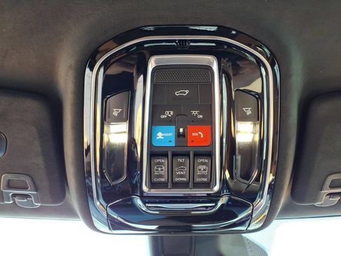 Used 2023 Jeep Grand Cherokee Summit AWD/4WD image 30