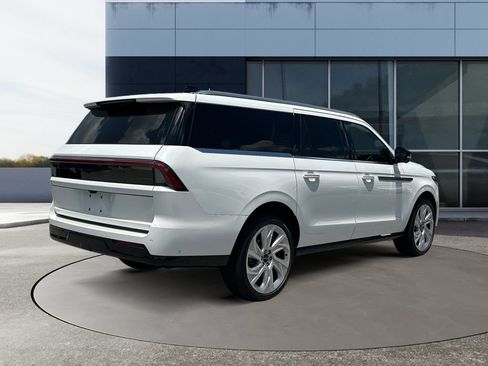 Used 2025 Lincoln Navigator L Reserve AWD/4WD image 7