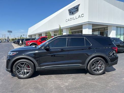Used 2025 Ford Explorer ST-Line w/ Premium Package RWD image 1