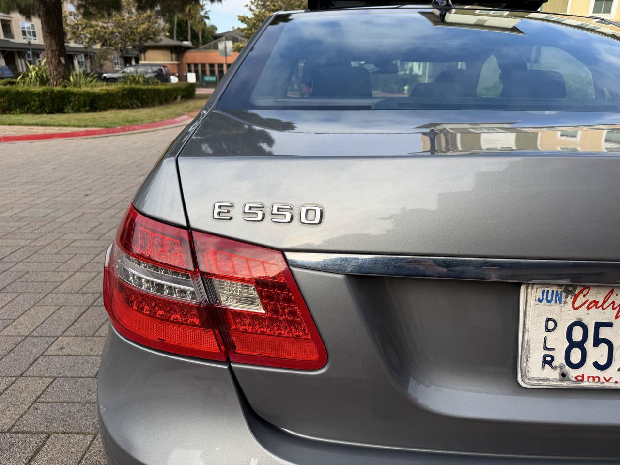 Used 2010 Mercedes-Benz E 550 Sedan image 17