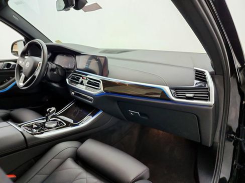 Used 2023 BMW X5 xDrive45e w/ Parking Assistance Package AWD/4WD image 17