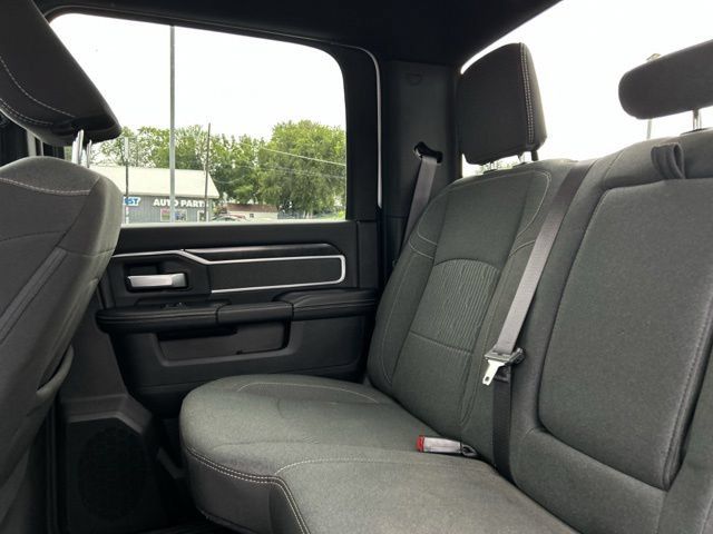 Used 2022 RAM 2500 Big Horn w/ Night Edition AWD/4WD image 19