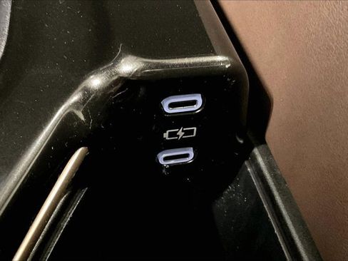 Used 2024 Toyota Crown AWD/4WD image 33