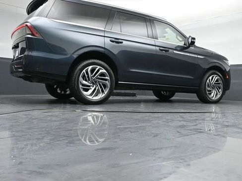 Certified 2025 Lincoln Navigator Reserve AWD/4WD image 47