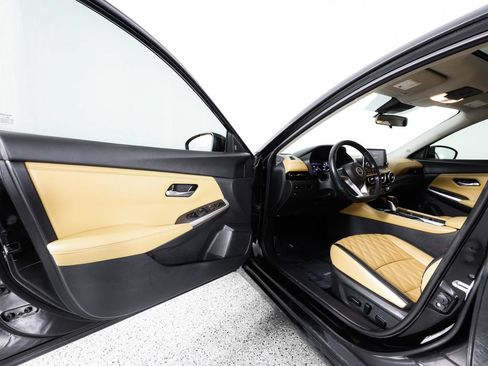 Used 2020 Nissan Sentra SV w/ SV Premium Package FWD image 19